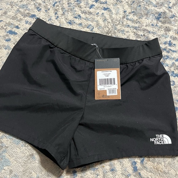NWT THE NORTH FACE ON MOUNTAIN SHORTS GIRLS Size 14/16 - Picture 2 of 4